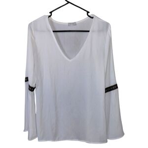 Tobi white blouse with bell sleeves and band detail, no size tag, Fits Small